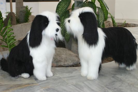 Мягкая игрушка собака Hansa Овчарка стоящая синтепон искусственный мех белый черный 100 см 4393