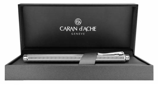 Шариковая ручка автоматическая Caran D’Ache Ecridor Chevron PP черный M 890.286